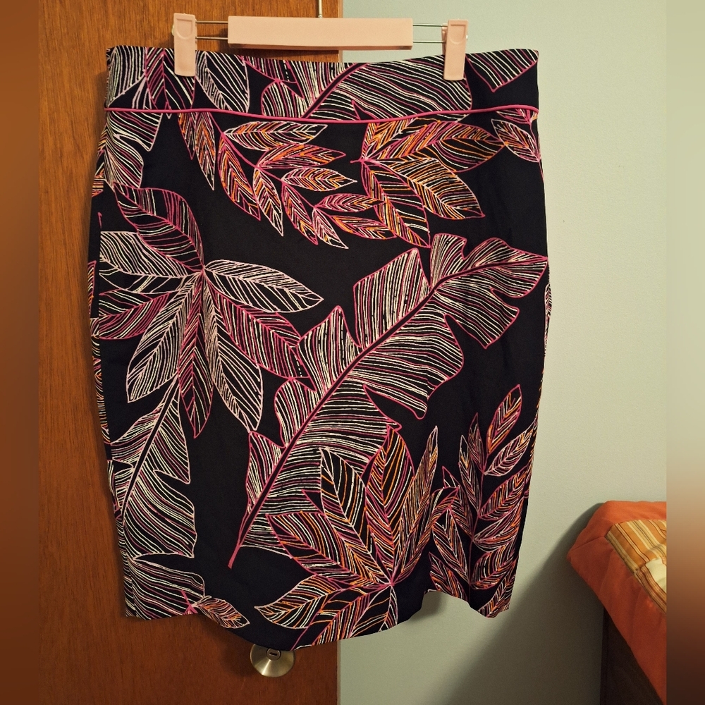 Final Price* Nine West Black Tropical Leaf Pencil Skirt/ Lined - Women's Size 12